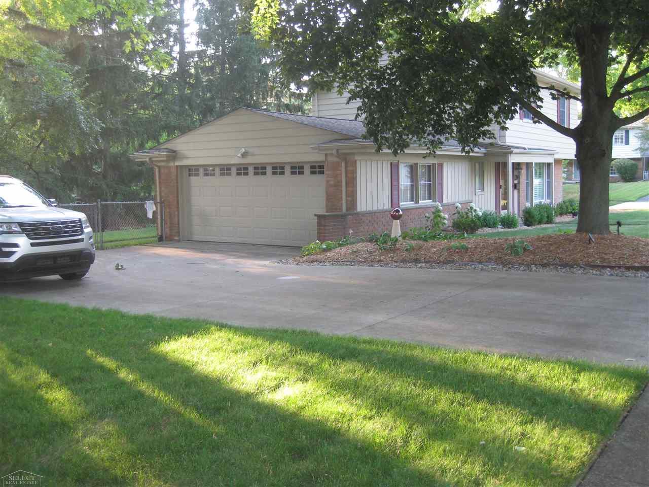 1427 Sycamore Drive Rochester Hills, MI 48307 - Photo 4 of 24