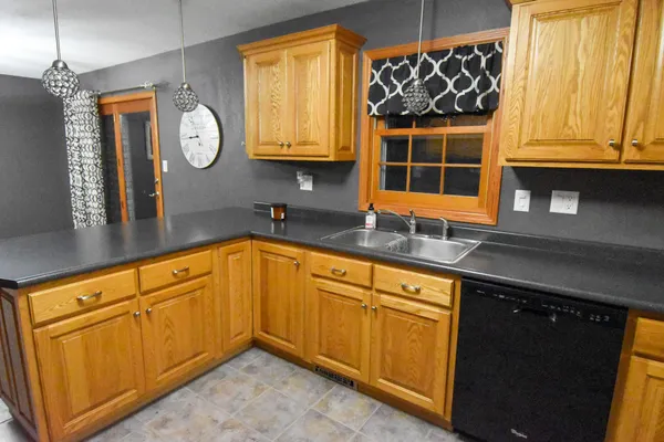 $287,000 | 102 Colony Drive, Karlstad, MN 56732