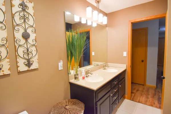 $287,000 | 102 Colony Drive, Karlstad, MN 56732
