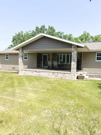 $287,000 | 102 Colony Drive, Karlstad, MN 56732