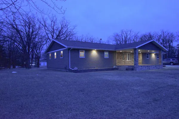 $287,000 | 102 Colony Drive, Karlstad, MN 56732