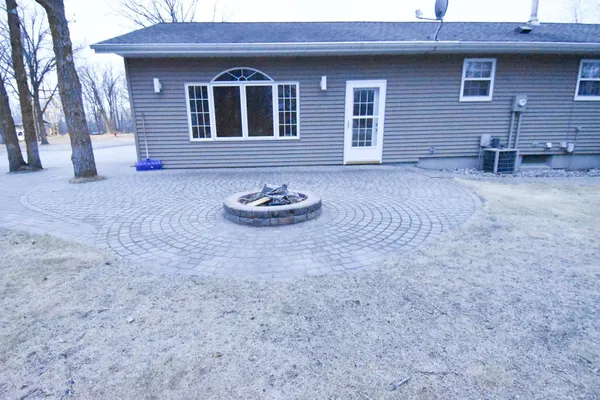 $287,000 | 102 Colony Drive, Karlstad, MN 56732