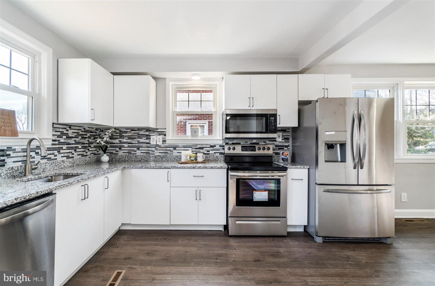 1931 Robinwood Road Baltimore, MD 21222 - Photo 2 of 32 Gallery Image 2