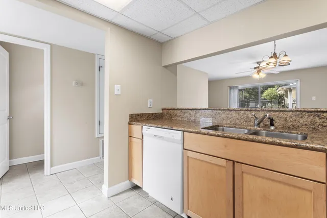 $1,100 | 3230 Cumberland Road, Unit 31, Ocean Springs, MS 39564