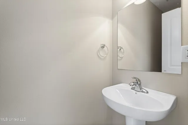 $1,100 | 3230 Cumberland Road, Unit 31, Ocean Springs, MS 39564