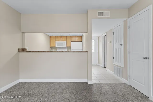 $1,100 | 3230 Cumberland Road, Unit 31, Ocean Springs, MS 39564