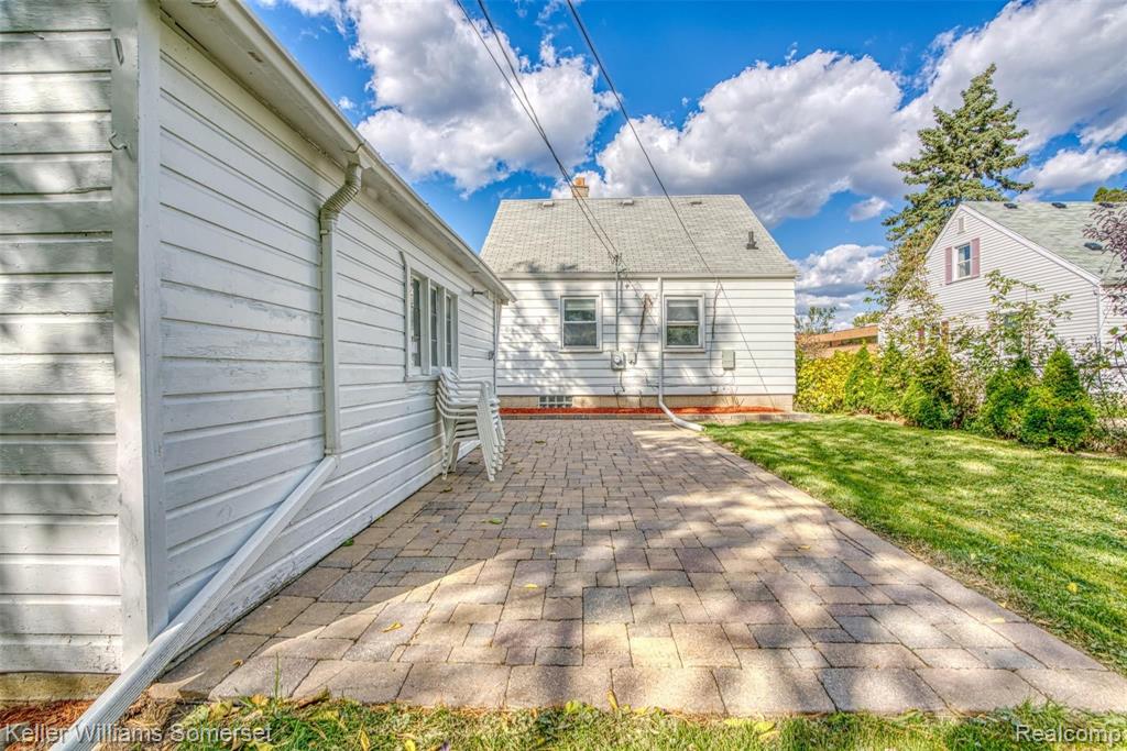 16935 West Twelve Road Southfield, MI 48076 - Photo 4 of 23