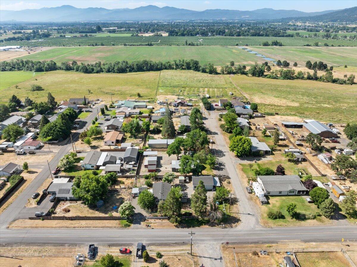 1641 Gibbon Road Central Point, OR 97502 - Photo 28 of 30 27-DJI_0765