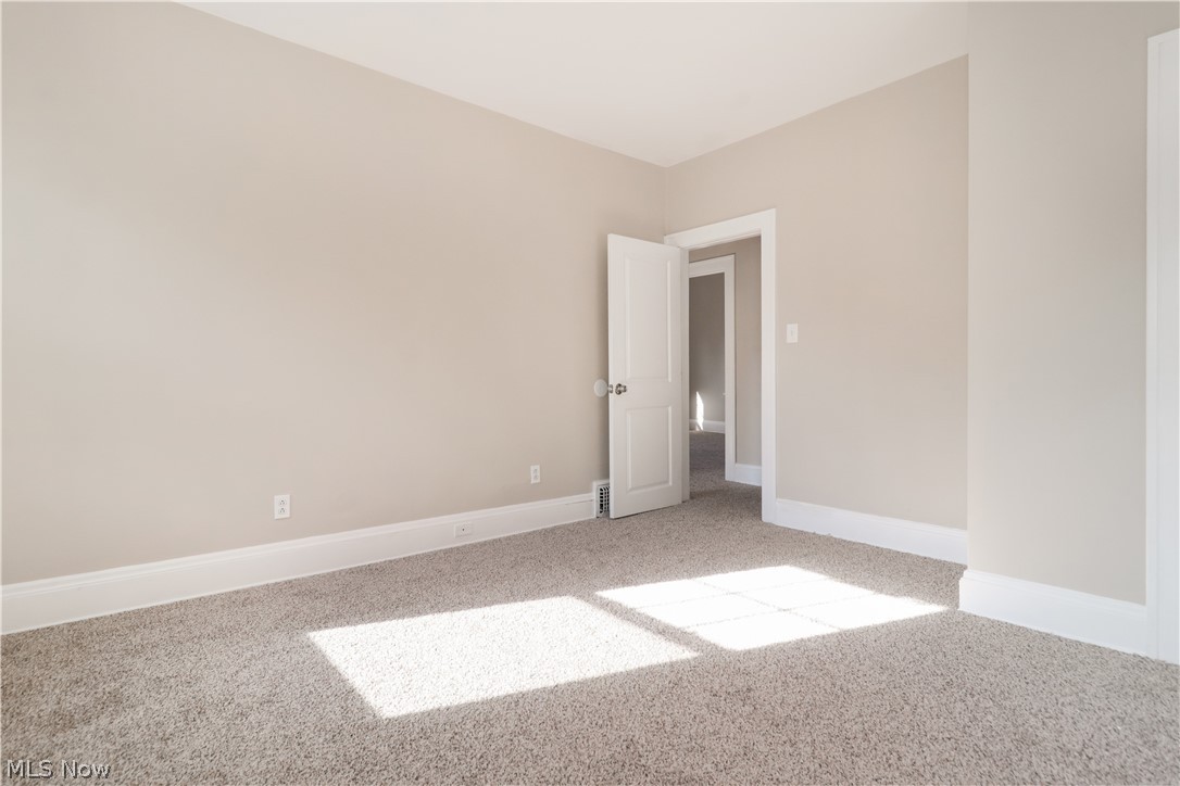 3327 Berkeley Road Cleveland, OH 44118 - Photo 18 of 35