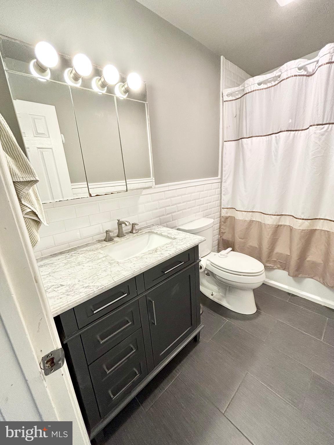 550 Flock Road Hamilton, NJ 08690 - Photo 27 of 32 Full Bath Hallway Access