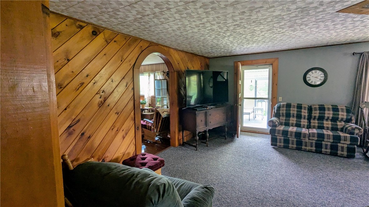 1408 East Brook Road Hamden, NY 13856 - Photo 11 of 32 Living room