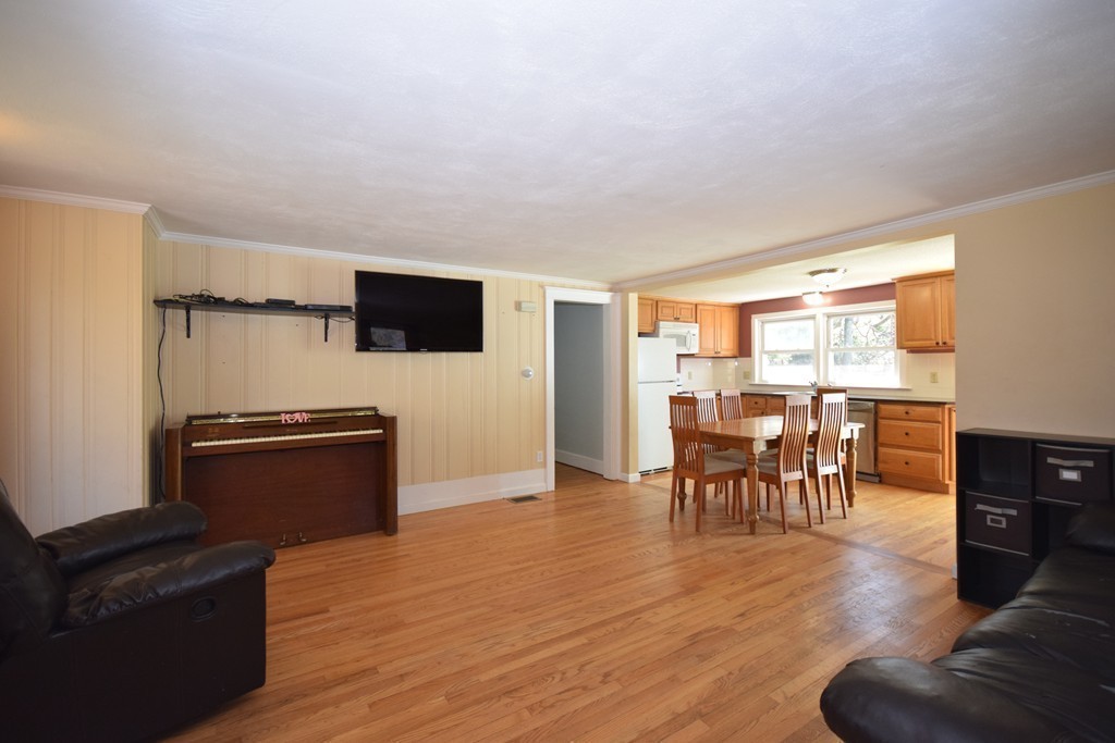 352 Springfield Street Wilbraham, MA 01095 - Photo 11 of 23 Gallery Image 11