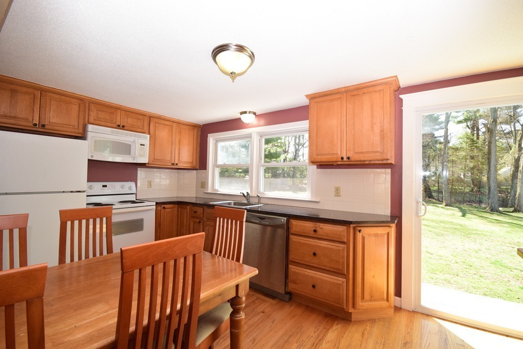 352 Springfield Street Wilbraham, MA 01095 - Photo 3 of 23 Gallery Image 3