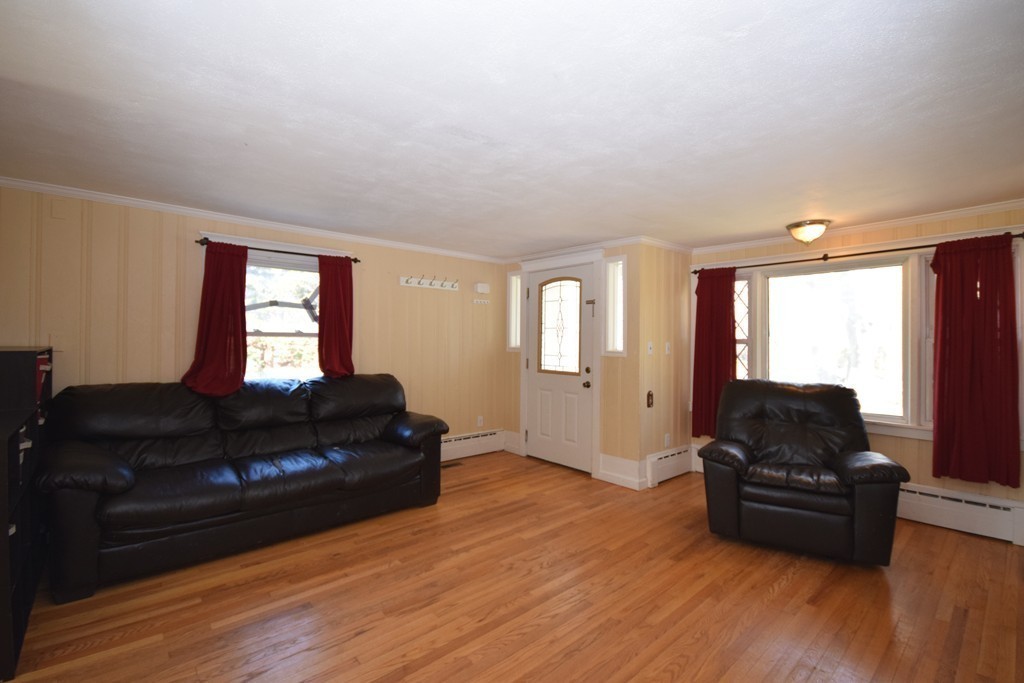 352 Springfield Street Wilbraham, MA 01095 - Photo 4 of 23 Gallery Image 4