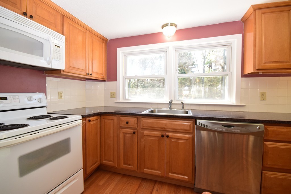 352 Springfield Street Wilbraham, MA 01095 - Photo 9 of 23 Gallery Image 9
