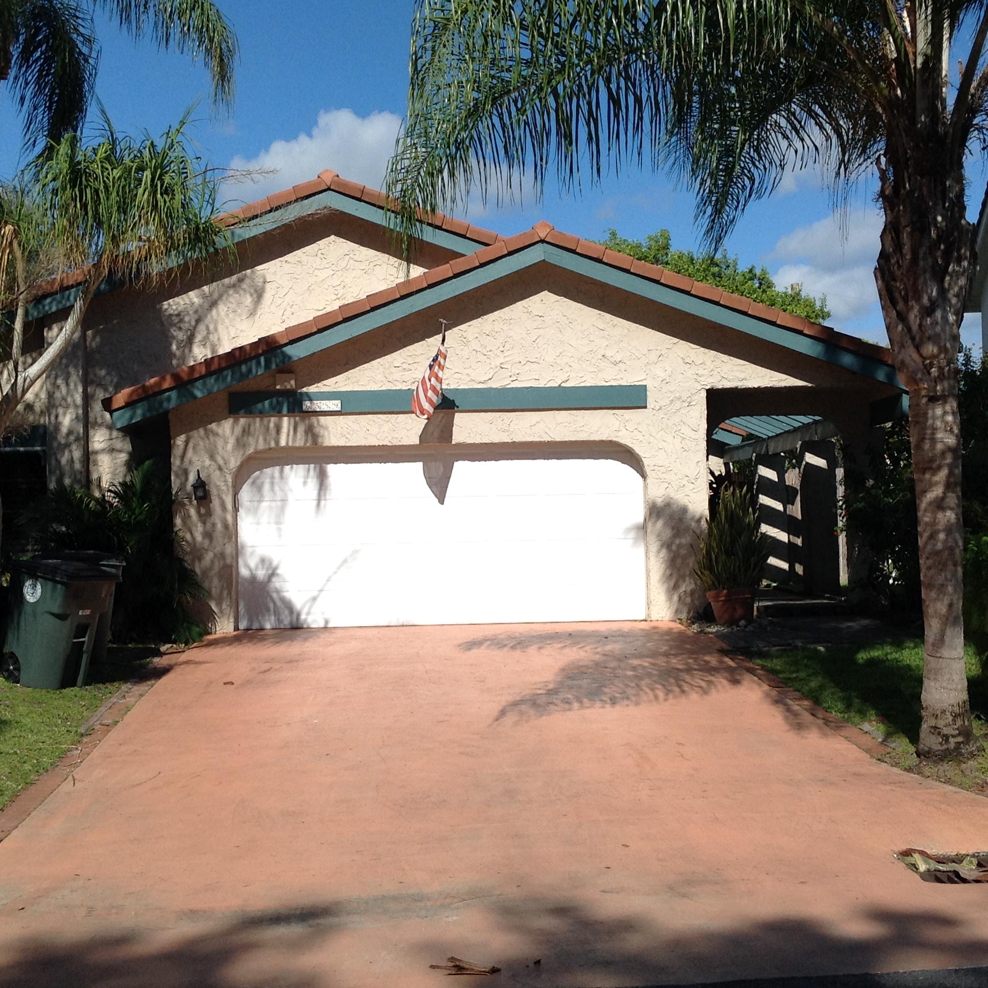 Pond Apple Front Exterior