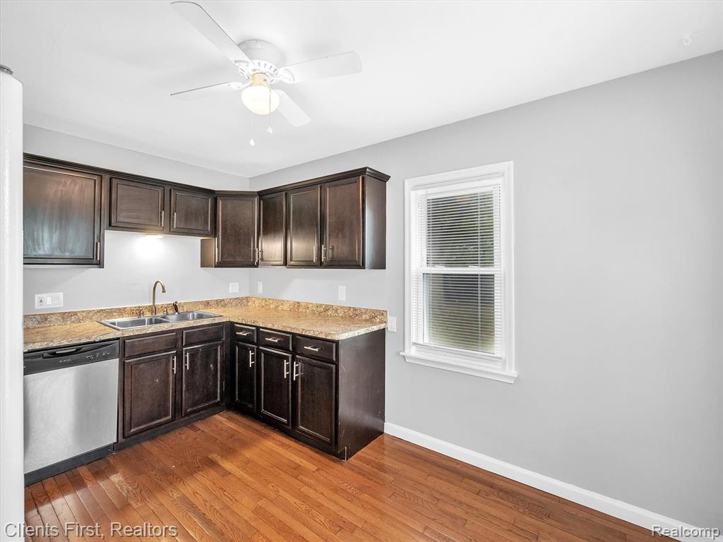4405 Howe Road Wayne, MI 48184 - Photo 9 of 22