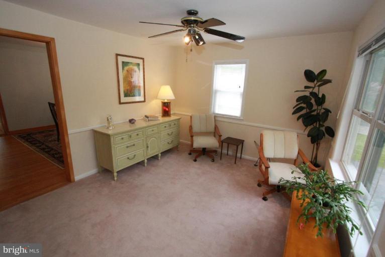 11820 Marmary Road Gaithersburg, MD 20878 - Photo 15 of 18 Entrance / Foyer