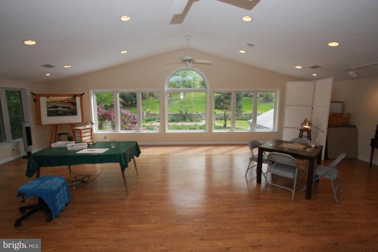 11820 Marmary Road Gaithersburg, MD 20878 - Photo 4 of 18 Family Room #2