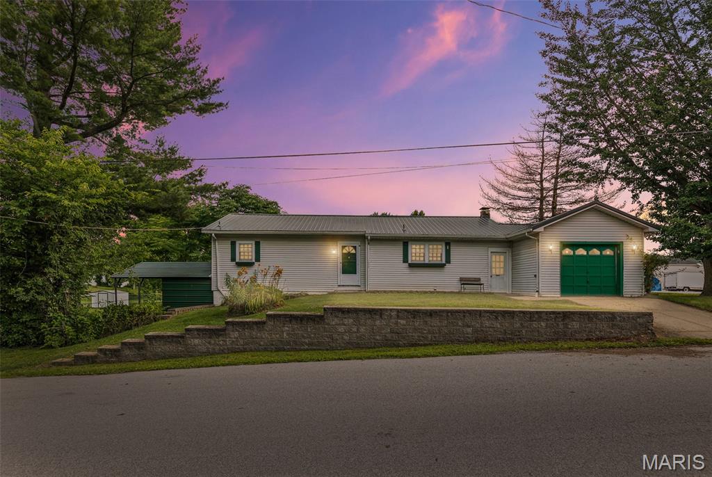 607 Mulberry Street Godfrey, IL 62035 - Photo 2 of 26