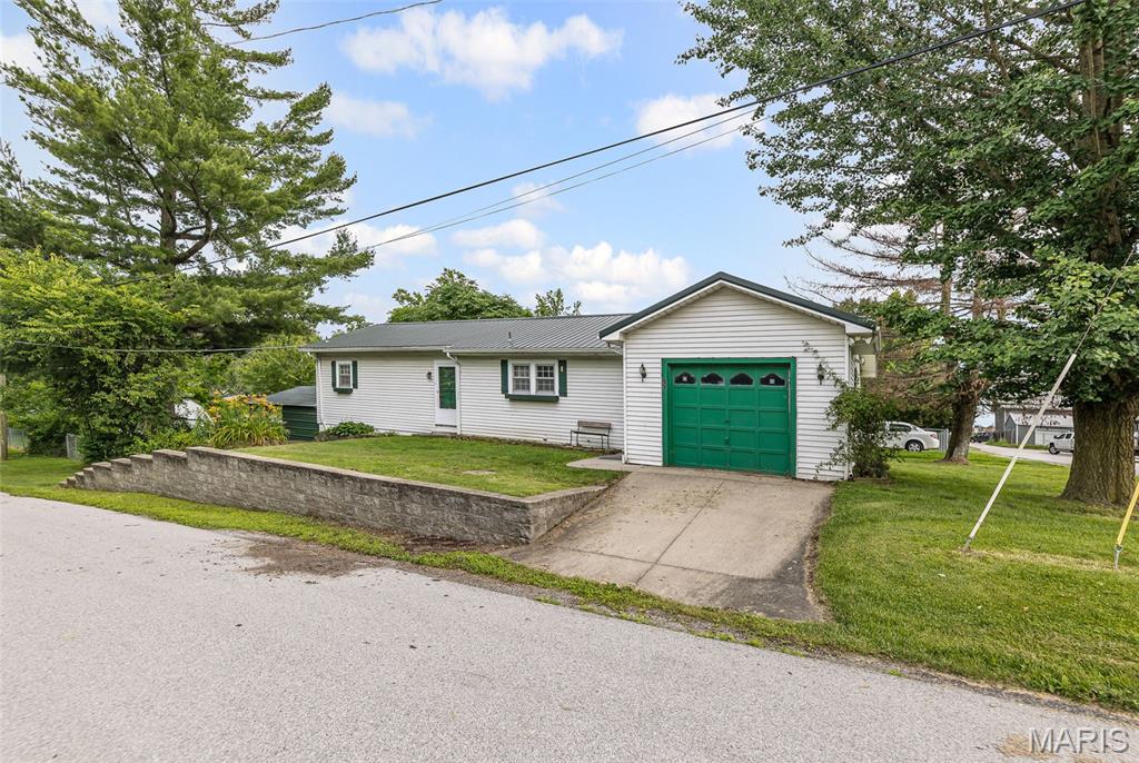 607 Mulberry Street Godfrey, IL 62035 - Photo 3 of 26