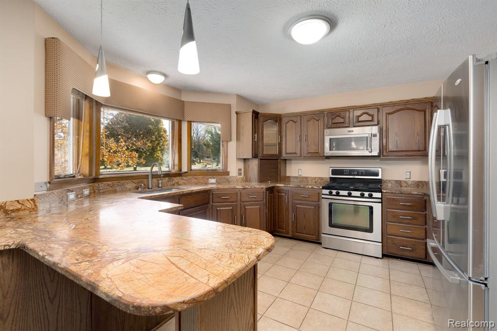 9721 Klais Road Clarkston, MI 48348 - Photo 13 of 52