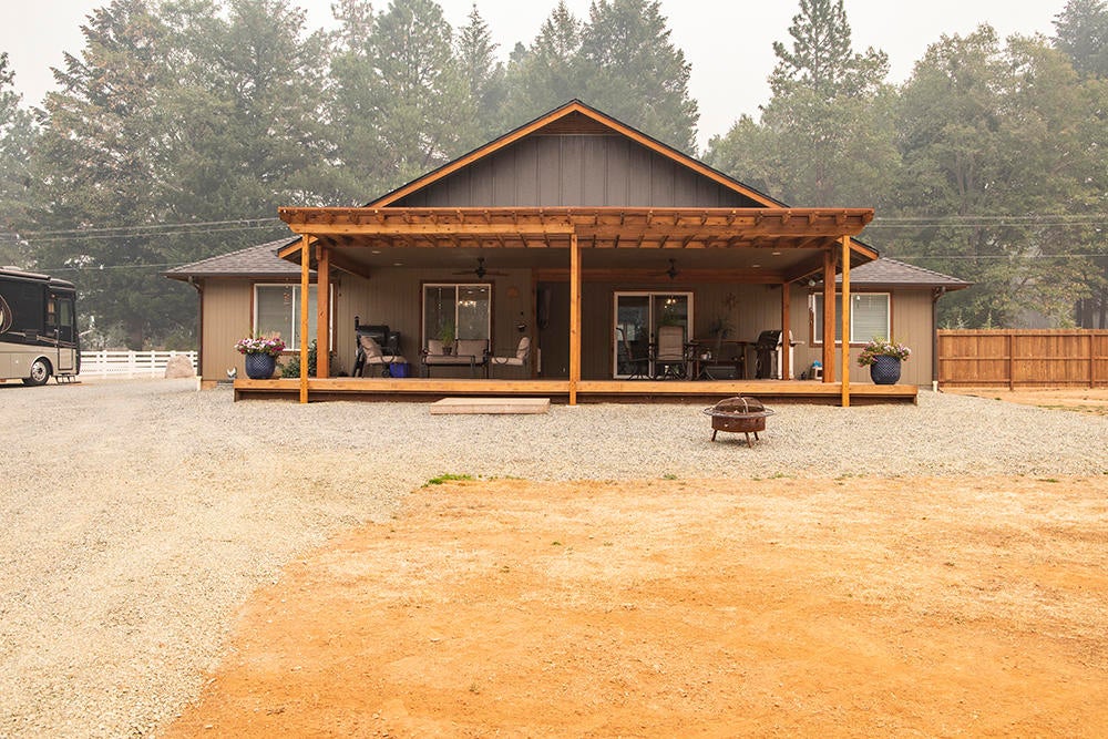2025 Marcy Loop Road Grants Pass, OR 97527 - Photo 20 of 25 21