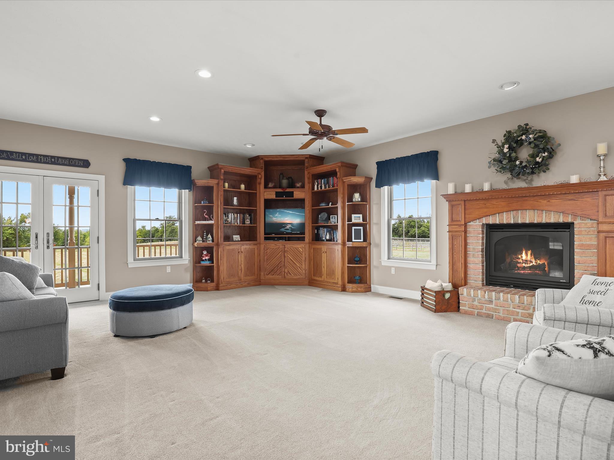 3659 Hyser Road Taneytown, MD 21787 - Photo 25 of 128 Living Room