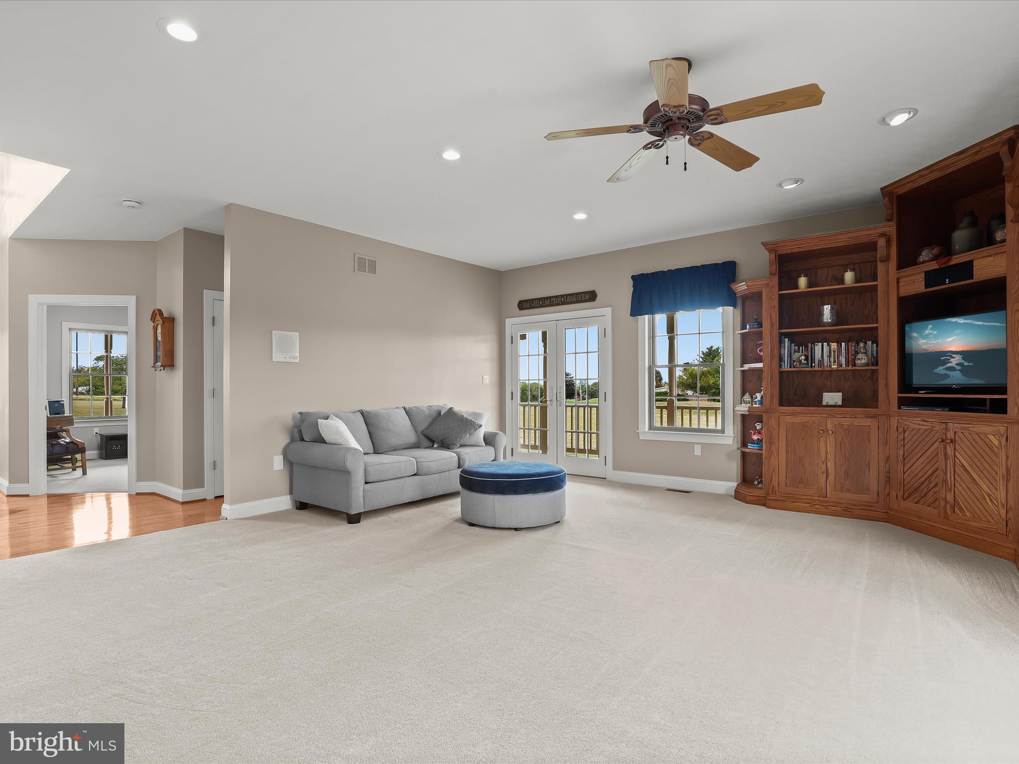 3659 Hyser Road Taneytown, MD 21787 - Photo 27 of 128 Living Room