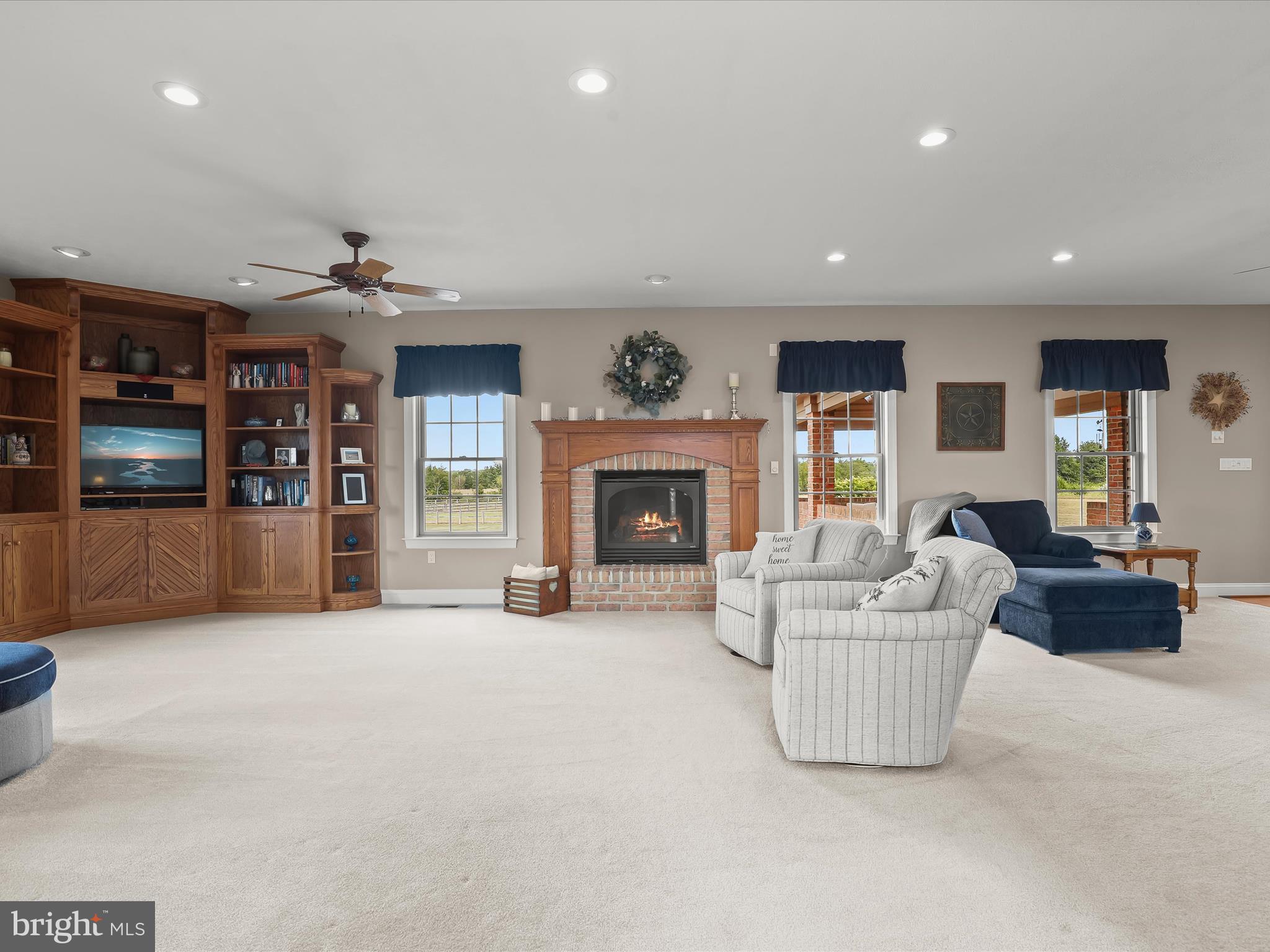 3659 Hyser Road Taneytown, MD 21787 - Photo 28 of 128 Living Room