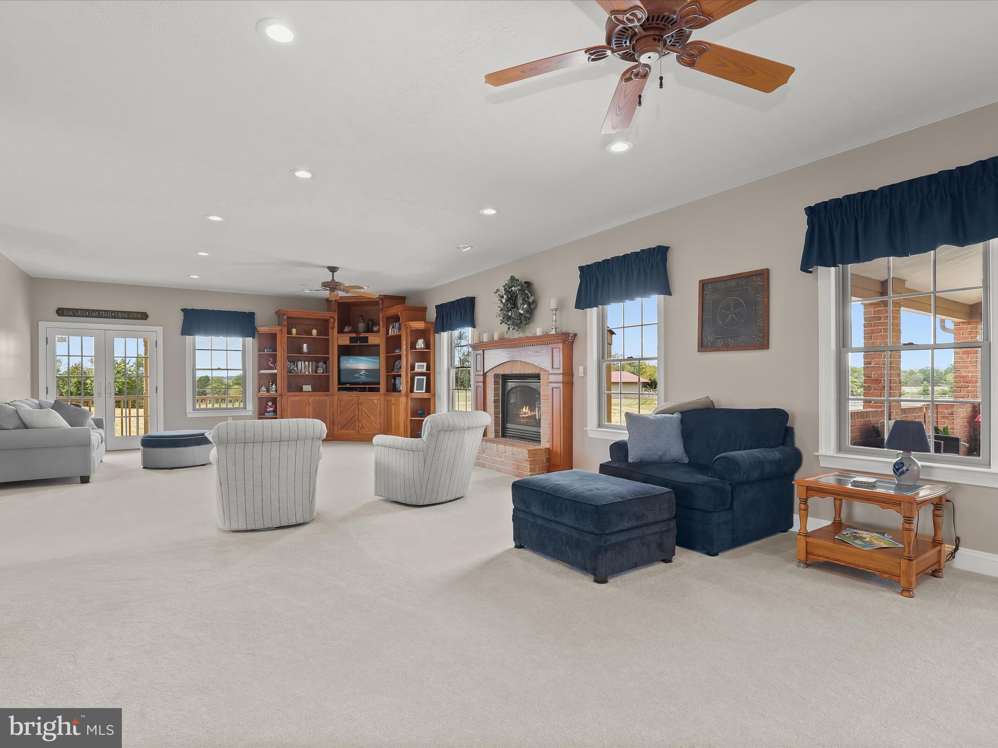 3659 Hyser Road Taneytown, MD 21787 - Photo 29 of 128 Living Room