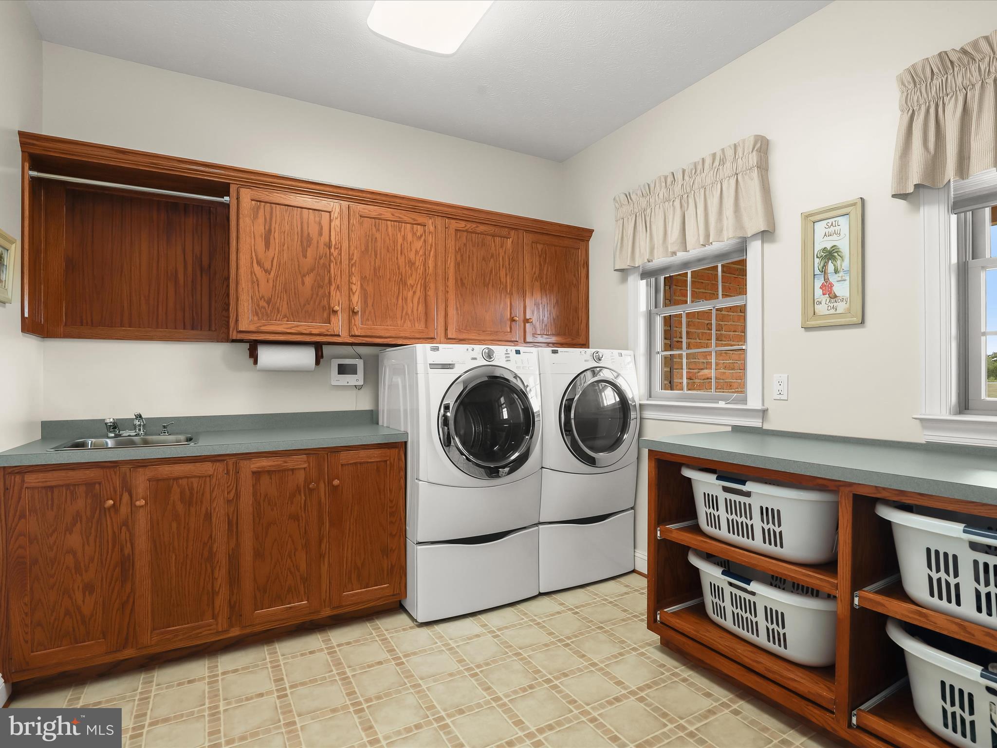 3659 Hyser Road Taneytown, MD 21787 - Photo 32 of 128 Main Level Laundry Room