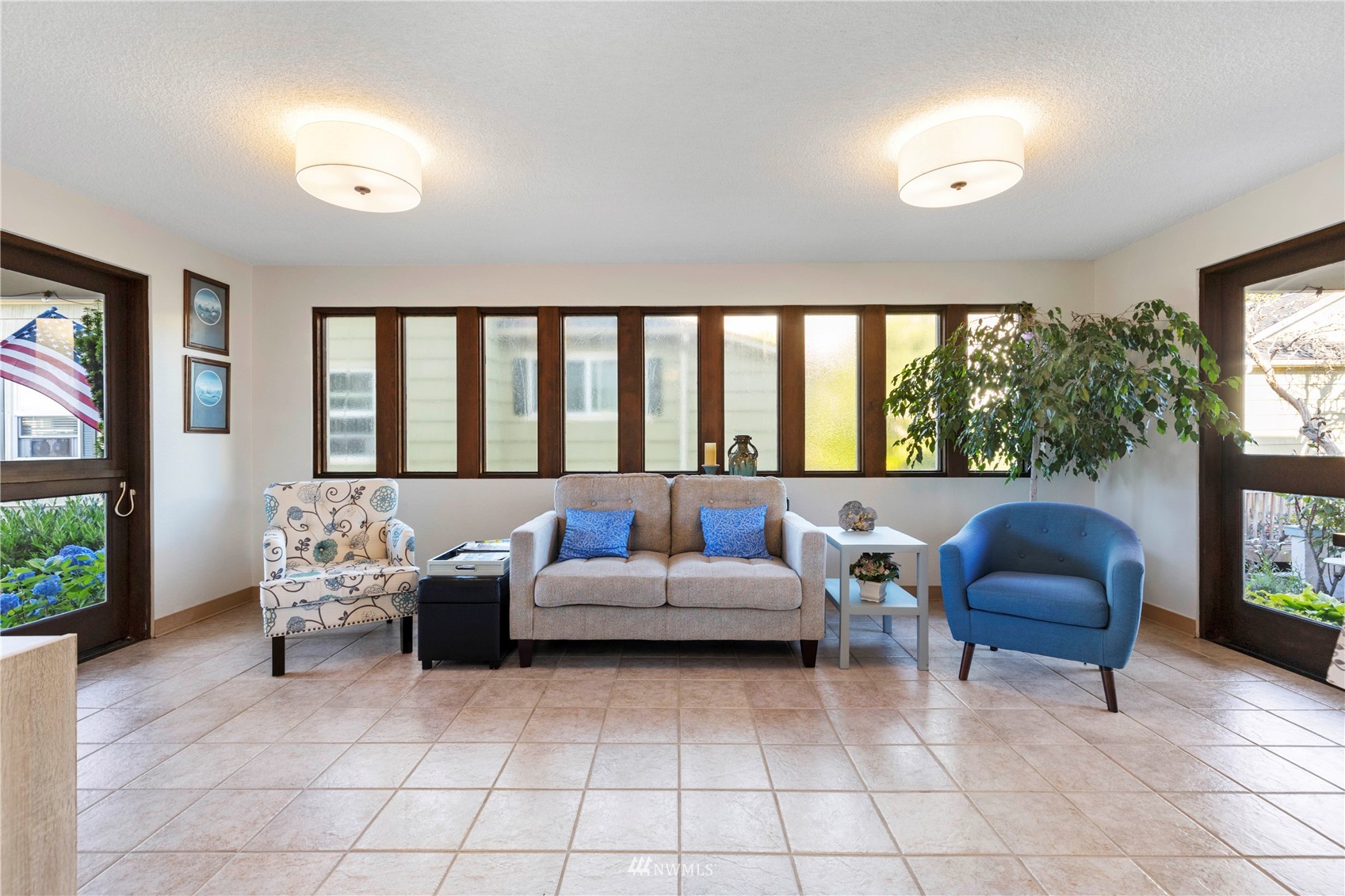 626 Main Street, Unit 2 Edmonds, WA 98020 - Photo 4 of 37 Gallery Image 4