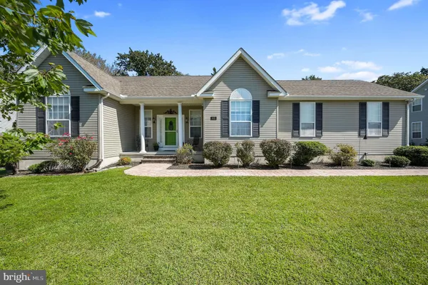 $420,000 | 43 East Darby Circle, Dover, DE 19904