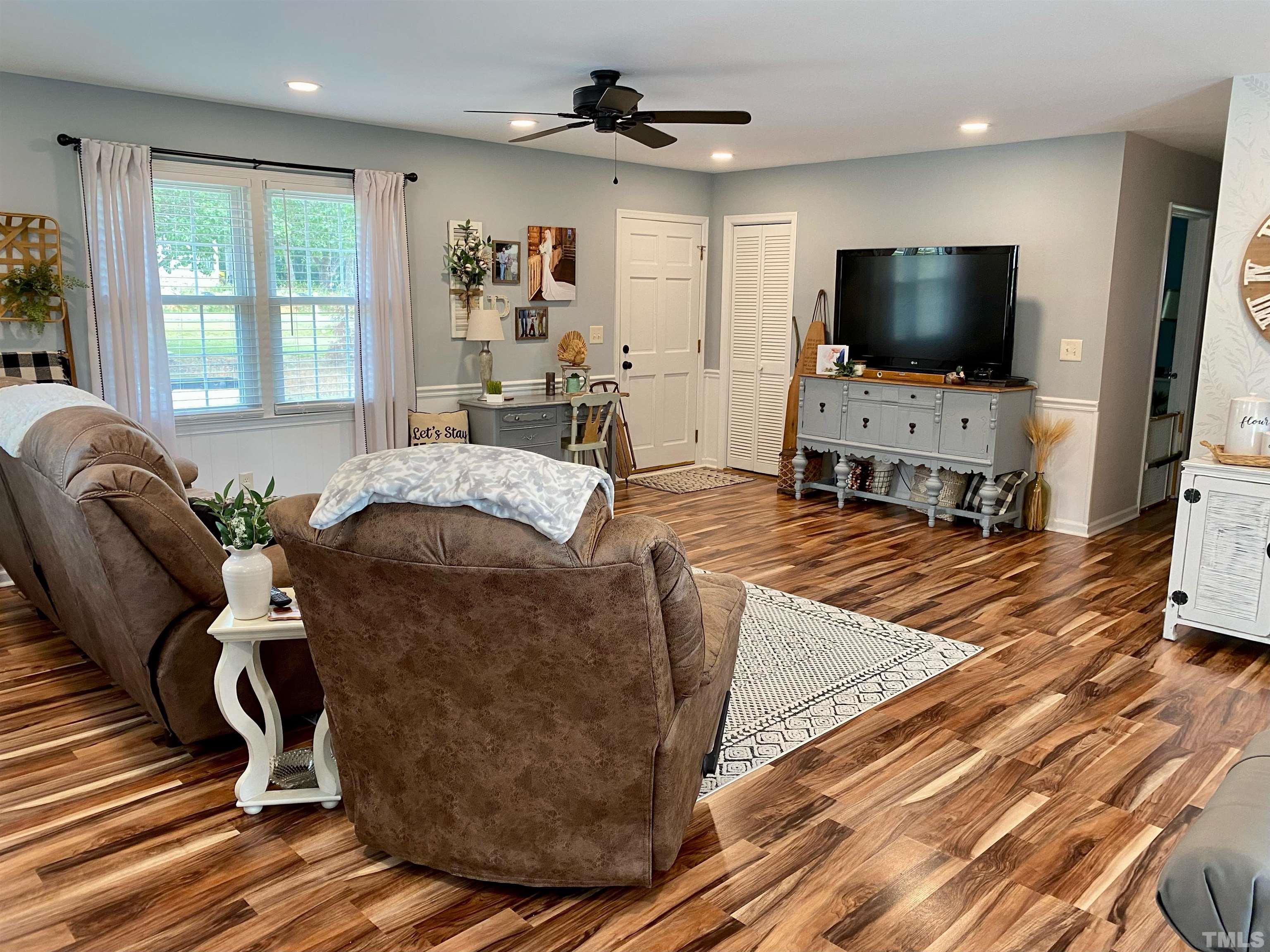 881 Clayton Road Benson, NC 27504 - Photo 6 of 18