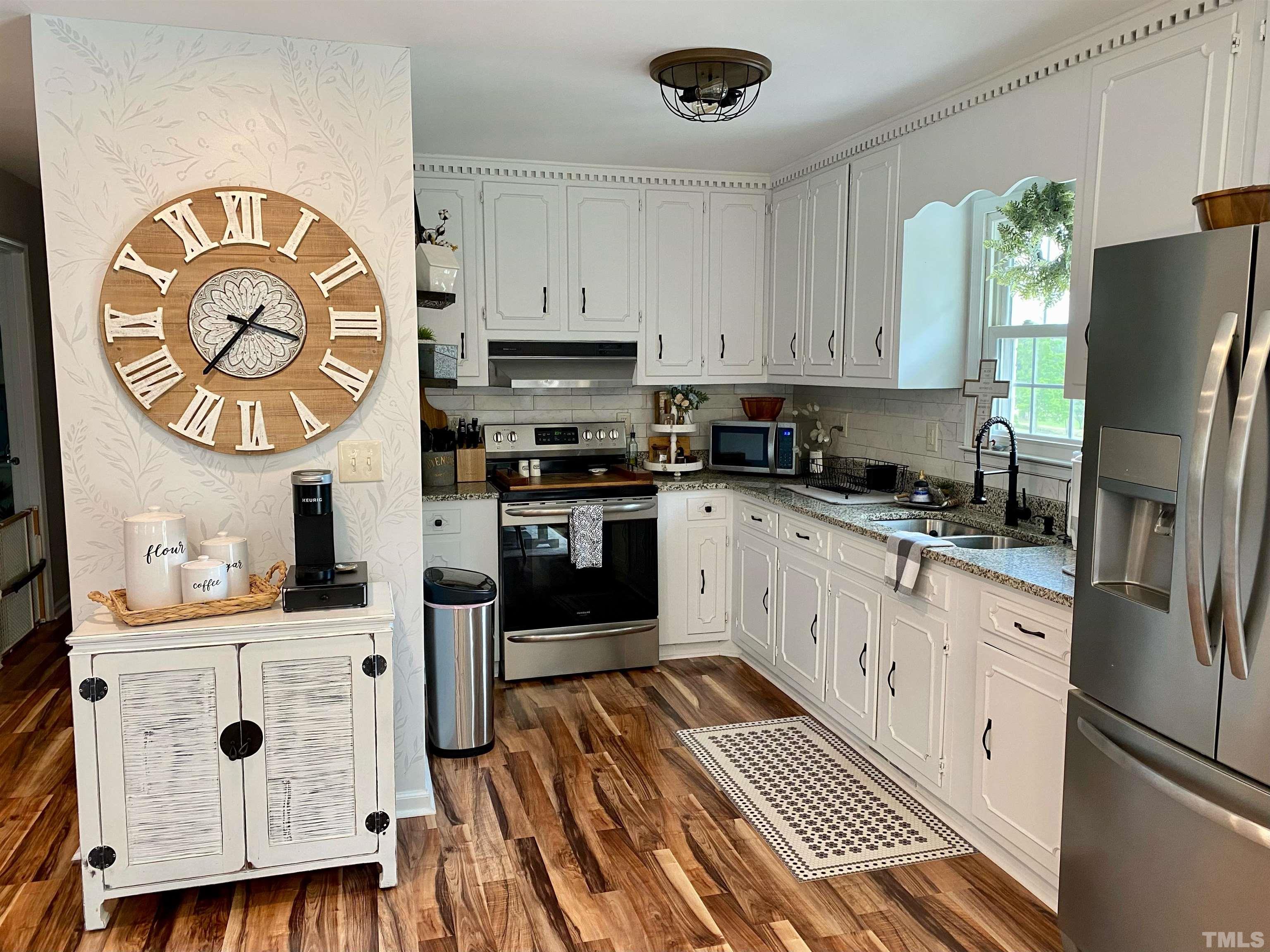 881 Clayton Road Benson, NC 27504 - Photo 7 of 18