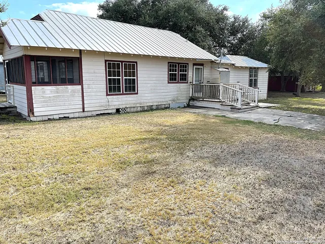 $129,900 | 303 North Milam Street, Pettus, TX 78146