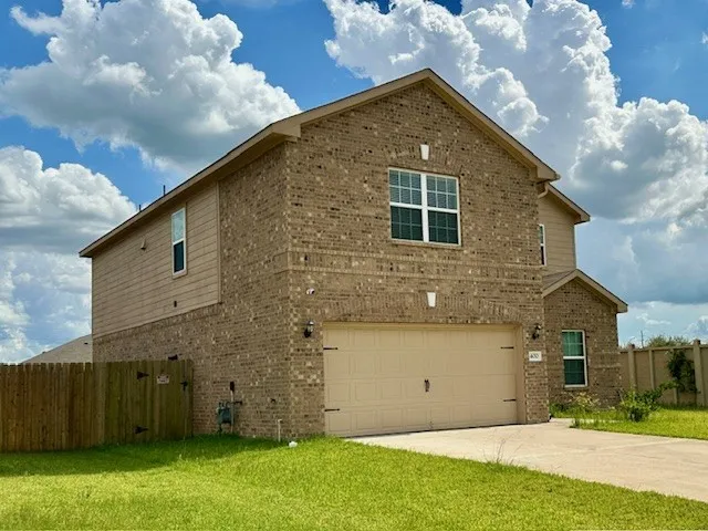 a front view of house with yard