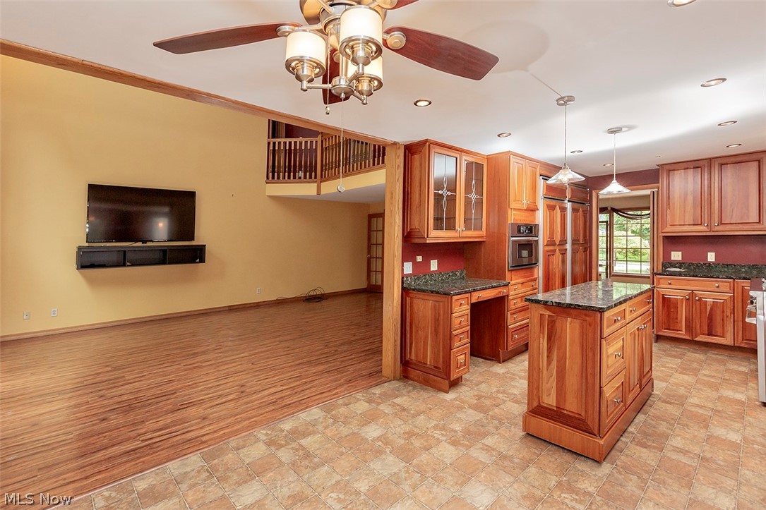 1108 Dorsh Road Cleveland, OH 44121 - Photo 9 of 28 Gallery Image 9