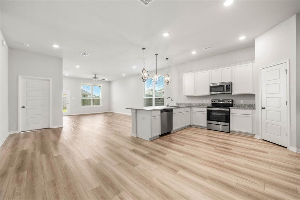 4020 Centerfire Road Waco, TX 76705 - Photo 5 of 36