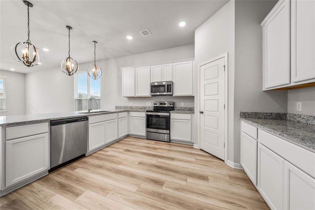 4020 Centerfire Road Waco, TX 76705 - Photo 9 of 36