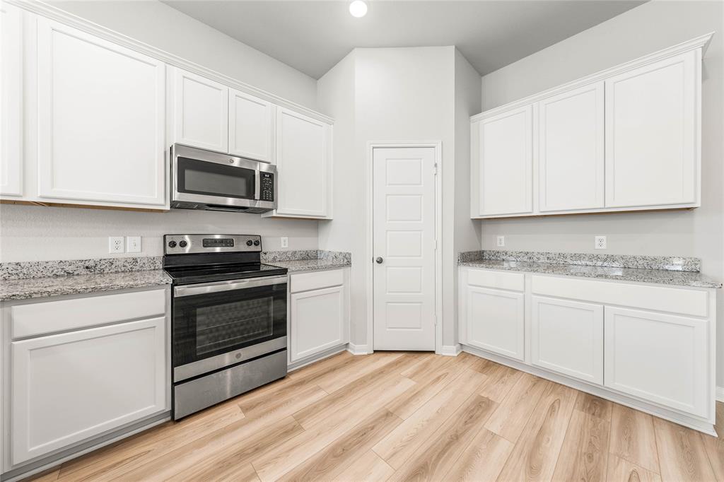 4020 Centerfire Road Waco, TX 76705 - Photo 10 of 36