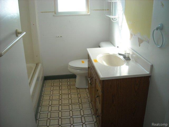 12240 White Lake Road Fenton, MI 48430 - Photo 17 of 24 DSCN5180
