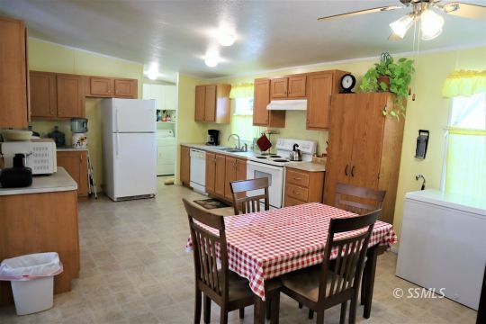 9116 Comanche Way Weldon, CA 93283 - Photo 4 of 25 Gallery Image 4