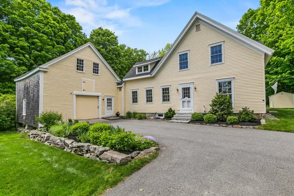 $895,000 | 62 South Street, Freeport, ME 04032