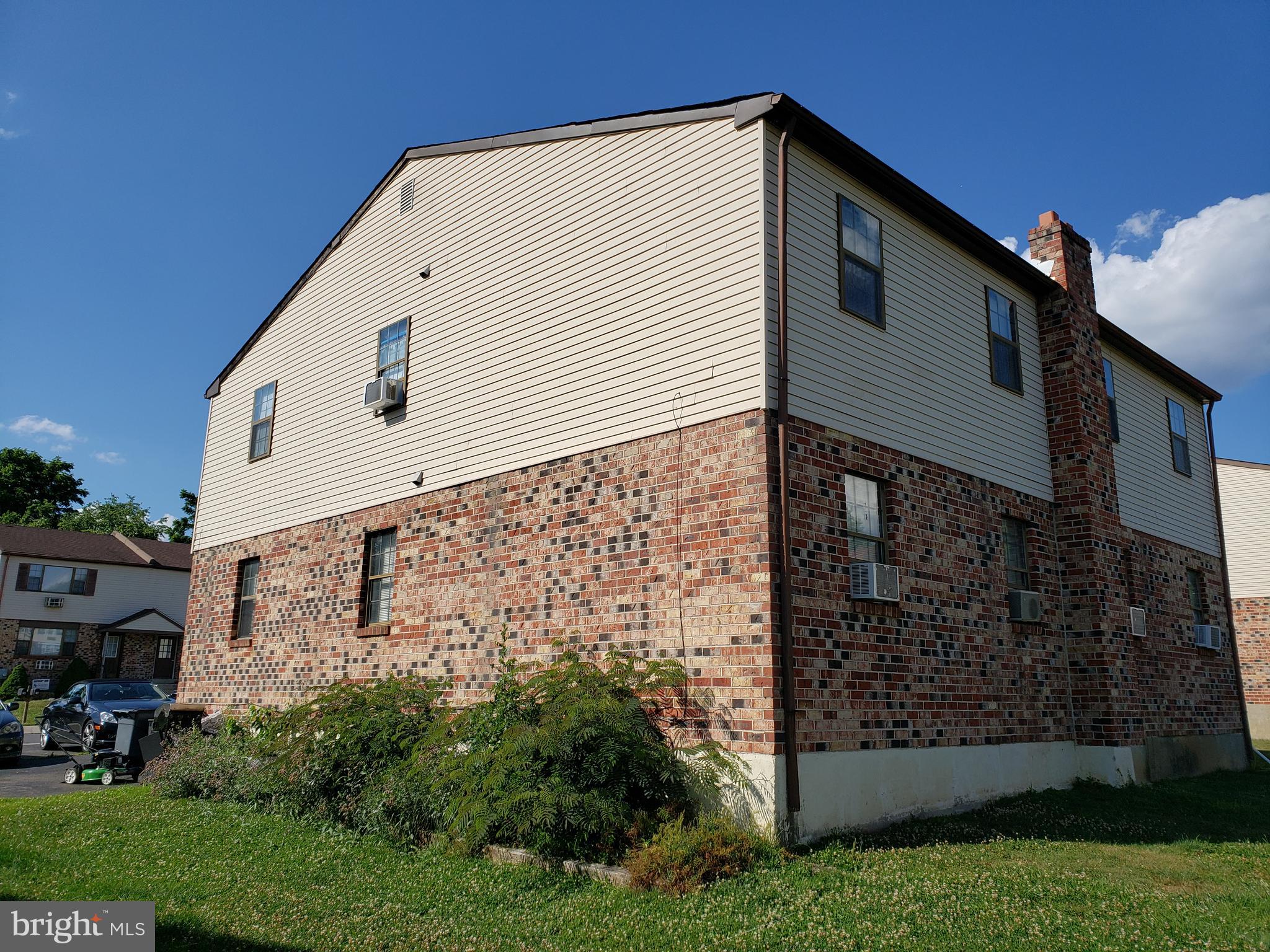 9 Thomas Road Aston, PA 19014 - Photo 3 of 15