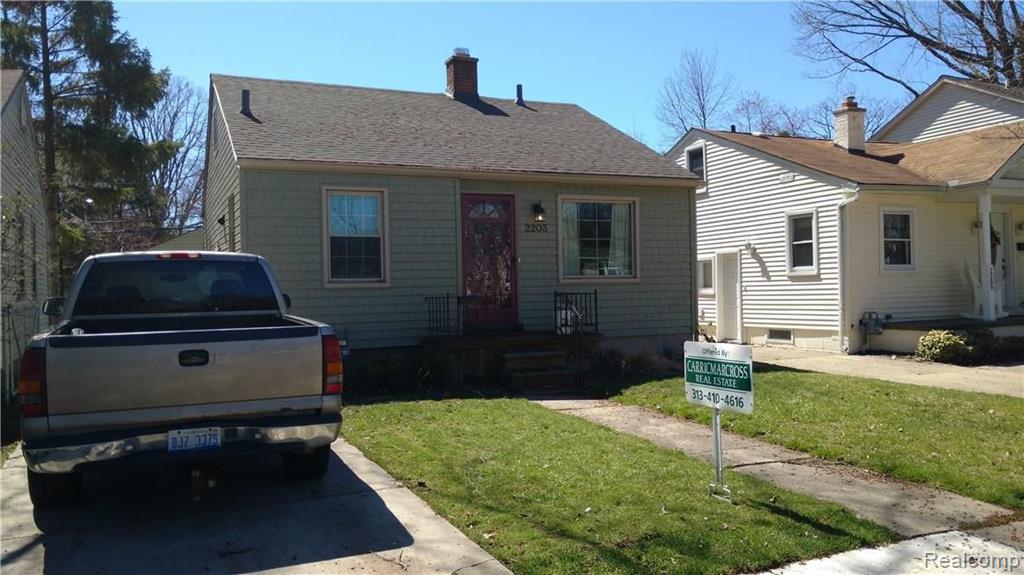 2203 Roslyn Road Grosse Pointe Woods, MI 48236 - Photo 1 of 3