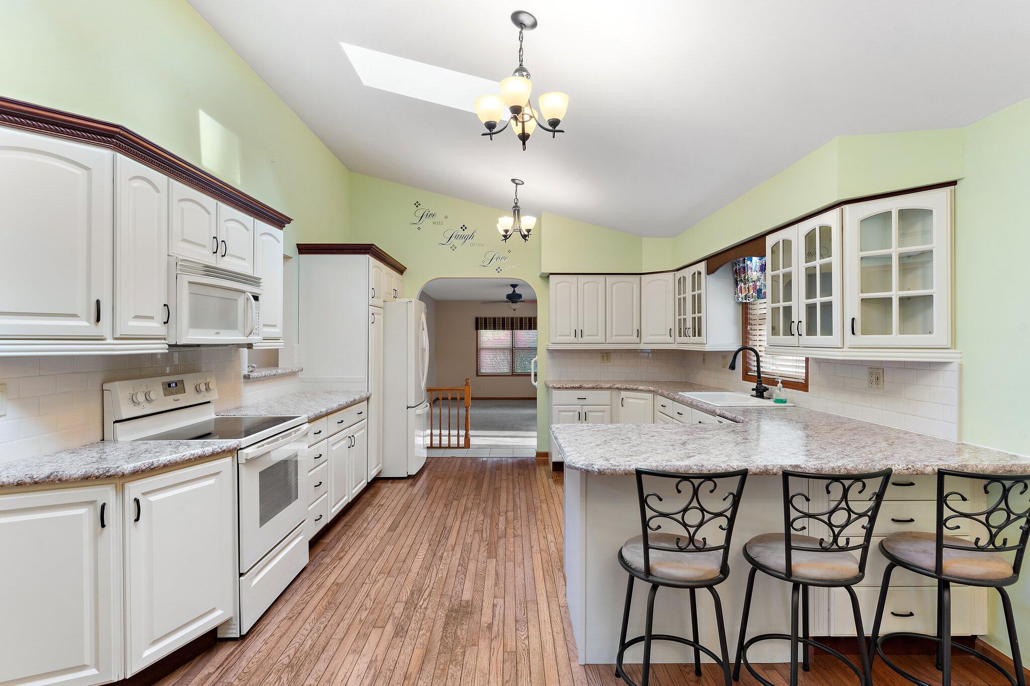 1094 Shoreline Road Crown Point, IN 46307 - Photo 13 of 42 2048x1365