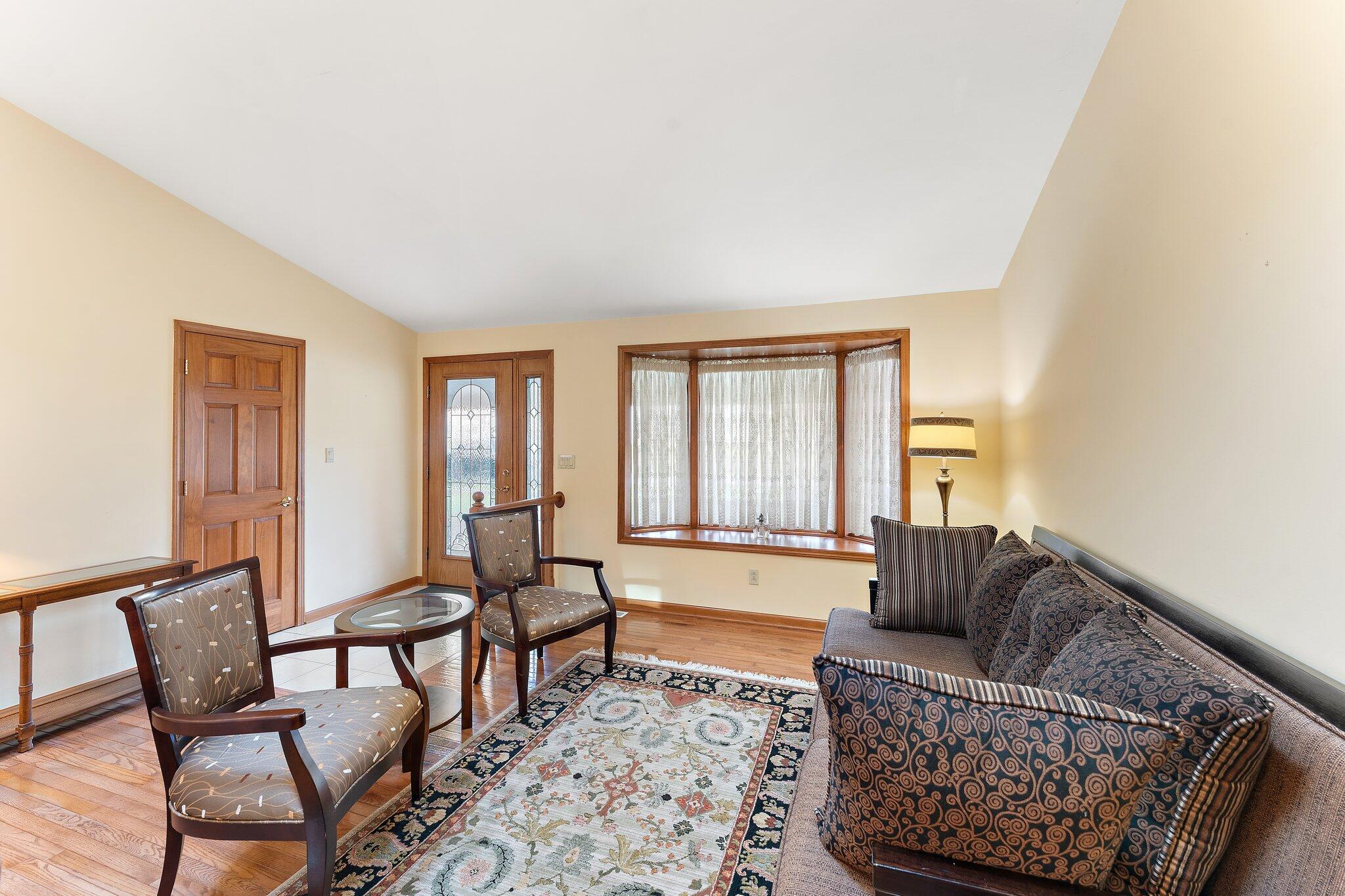 1094 Shoreline Road Crown Point, IN 46307 - Photo 5 of 42 2048x1365