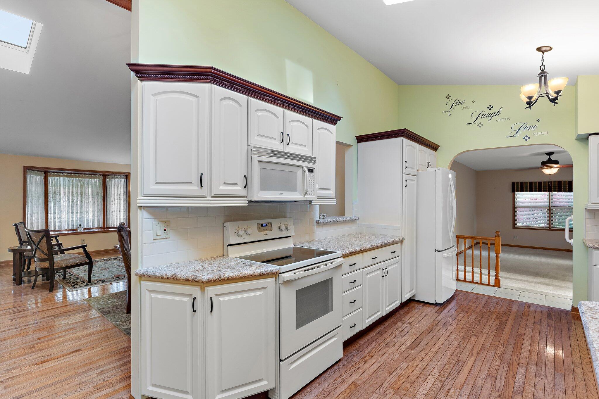 1094 Shoreline Road Crown Point, IN 46307 - Photo 9 of 42 2048x1365